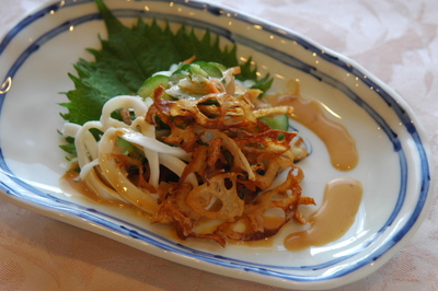 ドレッシングが、美味しさを引き立てます。。。。♪