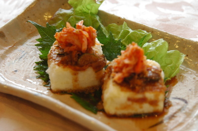 トッピングが決めて♪♪♪ な、揚げ豆腐。。。。です。