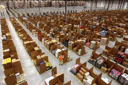 amazonの倉庫の広さ、ハンパねーー