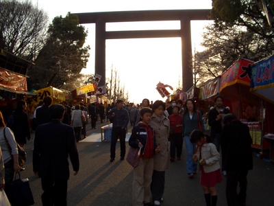 話題の「靖国神社」へ