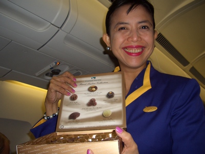 飛行機内での記念パーティ