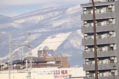ホテルから見える泉ヶ岳スキー場