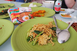 ベノア港のインドネシア食堂 ベノア港のインドネシア食堂