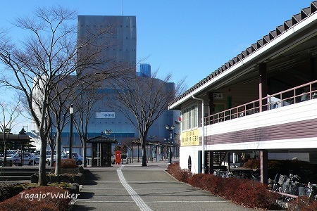 JR仙石線・多賀城駅前