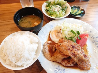 「ちょうつがひ」のポークジンジャー定食! 「ちょうつがひ」のポークジンジャー定食!