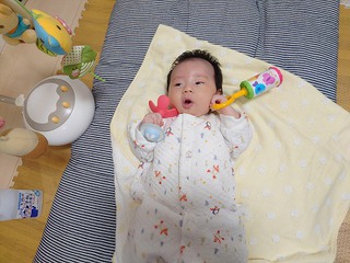 両手づかみ!? 両手づかみ!?