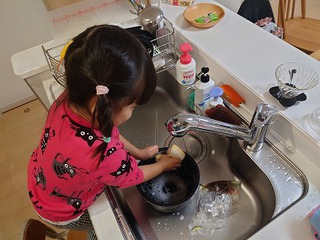 洗い物のお手伝い 洗い物のお手伝い