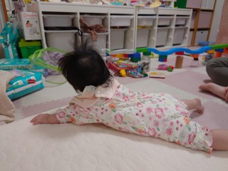 初めての寝返り!? 初めての寝返り!?