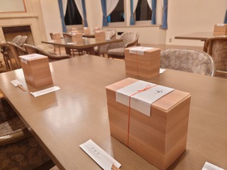知事公館で、職場の懇親会 知事公館で、職場の懇親会