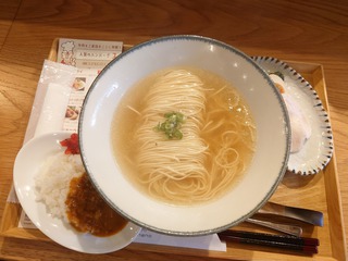 ハチ花乃の鶏中華そば端麗&ミニ鶏挽カレー ハチ花乃の鶏中華そば端麗&ミニ鶏挽カレー