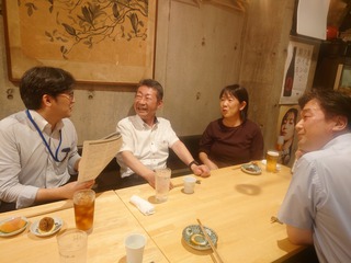 数年振りの会合 数年振りの会合