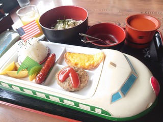 角田の「ファミリーレストラン 美よし家」で家族ランチ