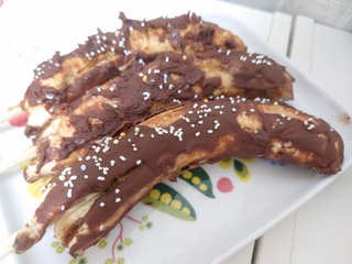 おまつりごっこで、チョコバナナ おまつりごっこで、チョコバナナ