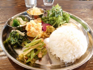 トムテで、ベトナム菜っぱごはん トムテで、ベトナム菜っぱごはん