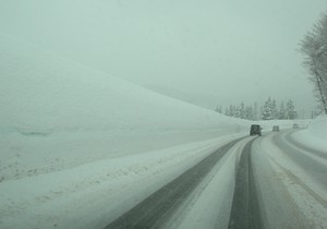 雪の回廊　月山道路