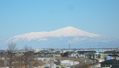 真っ白な　鳥海山