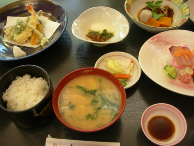 割烹 志幡(山居町)